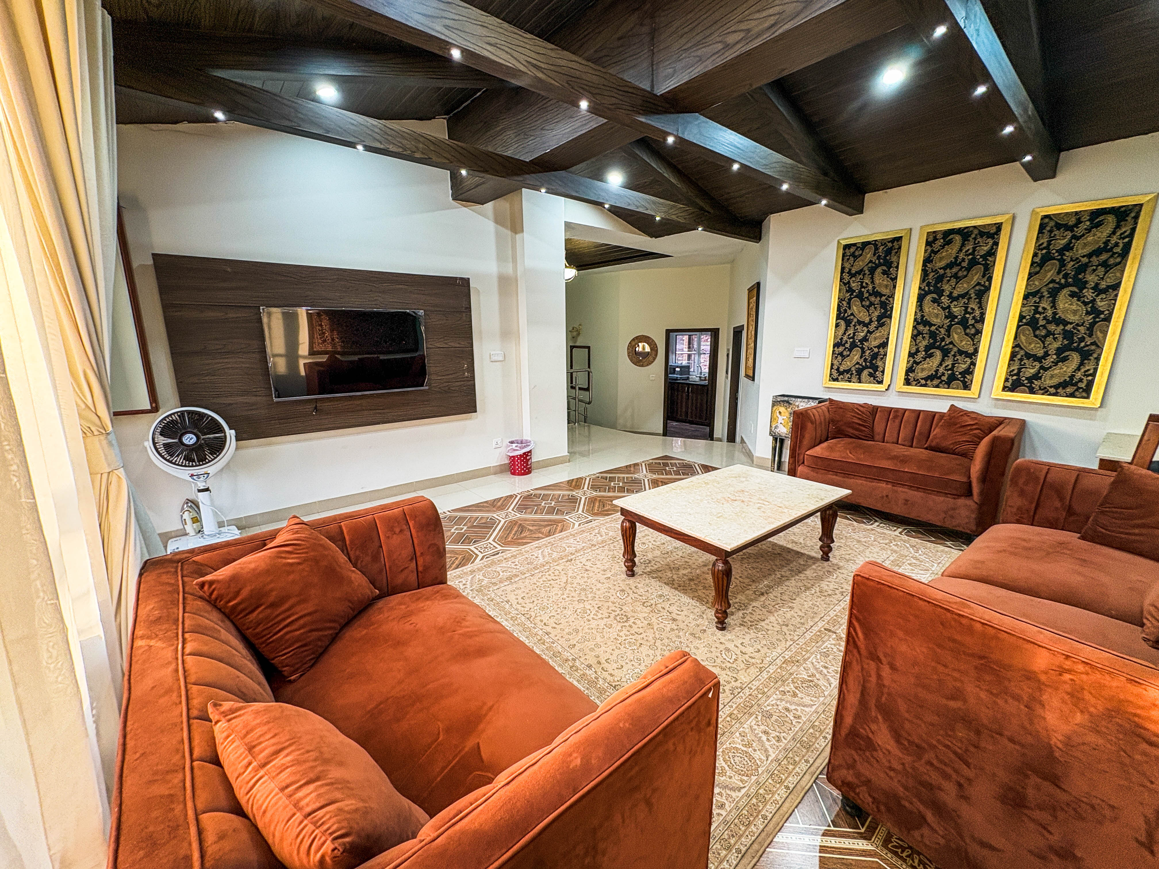 Complete Villa (5 executive rooms)